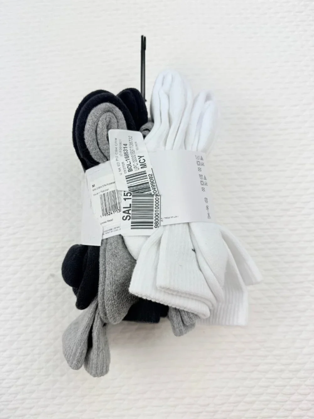 Nike 6 Pairs Everyday Cotton Cushioned Crew Socks  Mens Medium 6-8 (Yth 5Y-7Y)